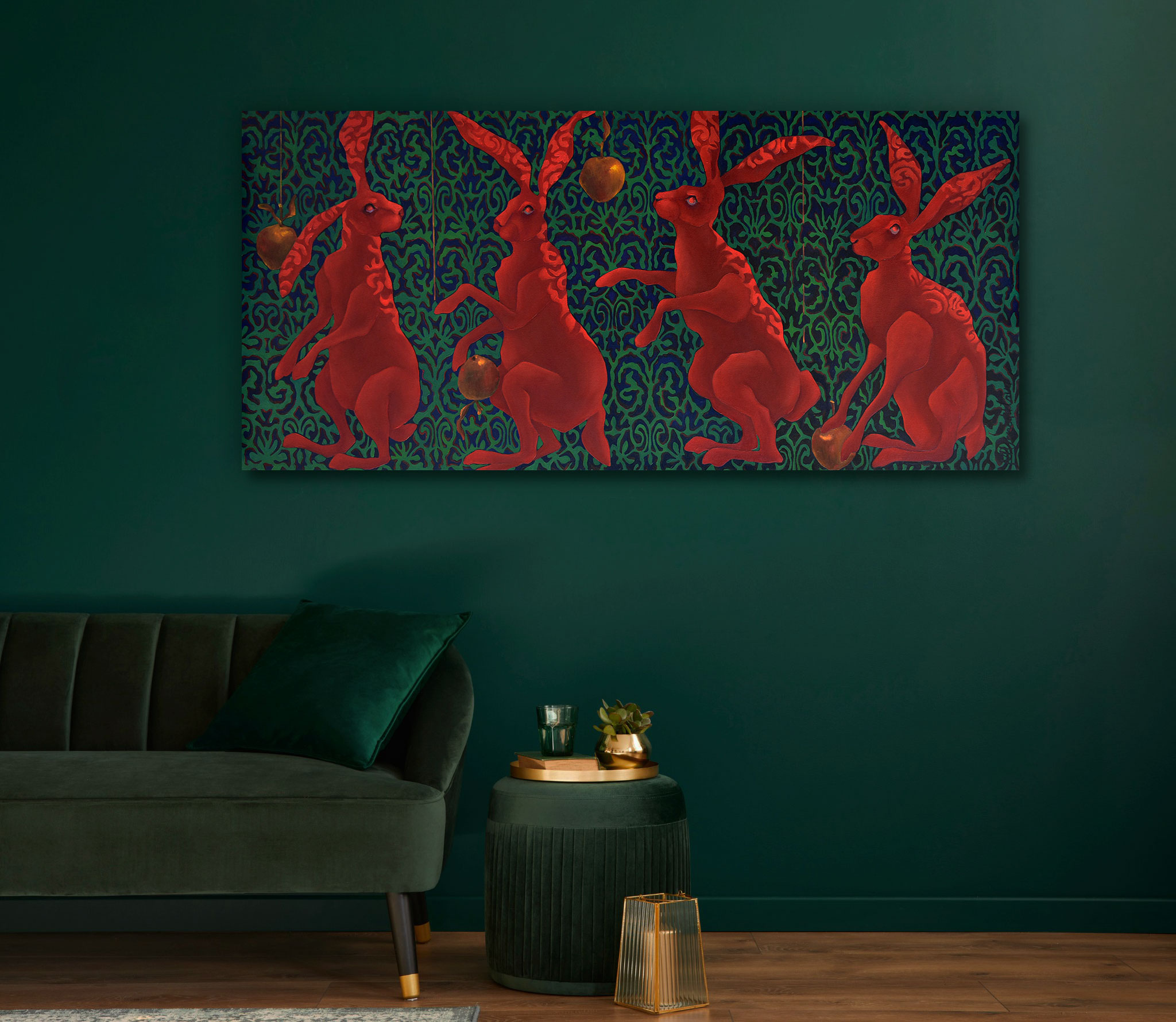 Картина Марины Венедиктовой Красные кролики собирают золотые интерьер